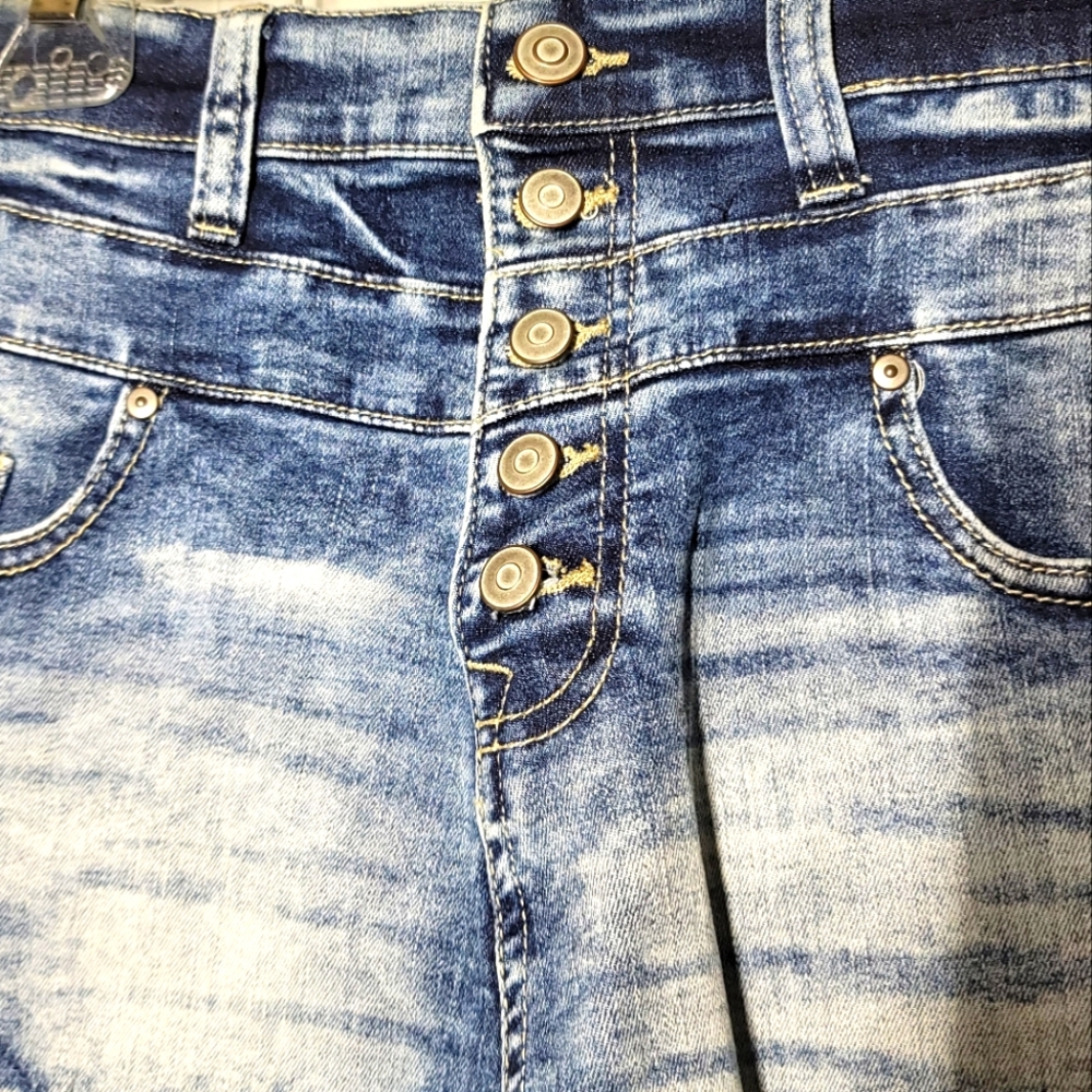No Boundaries High Rise Denim Frayed Hem Women's Shorts Button Fly Size 7 - Picture 3 of 8
